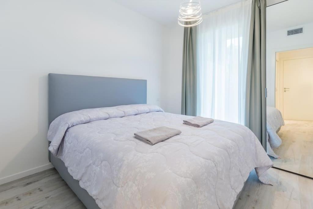 Wave Island! Luxury A - Piscina E Park Free! Lido di Jesolo